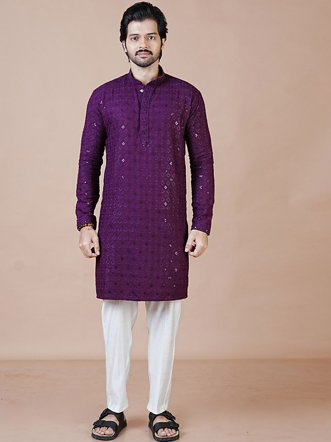 

ARYA Men Floral Embroidered Regular Kurta with Pyjamas, Magenta