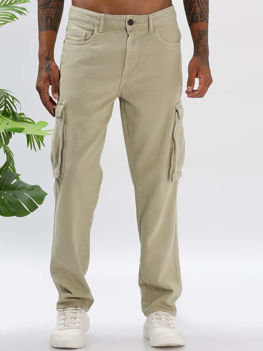 

The Roadster Lifestyle Co Men Pure Cotton Relaxed Fit Mid Rise Cargo Jeans, Beige