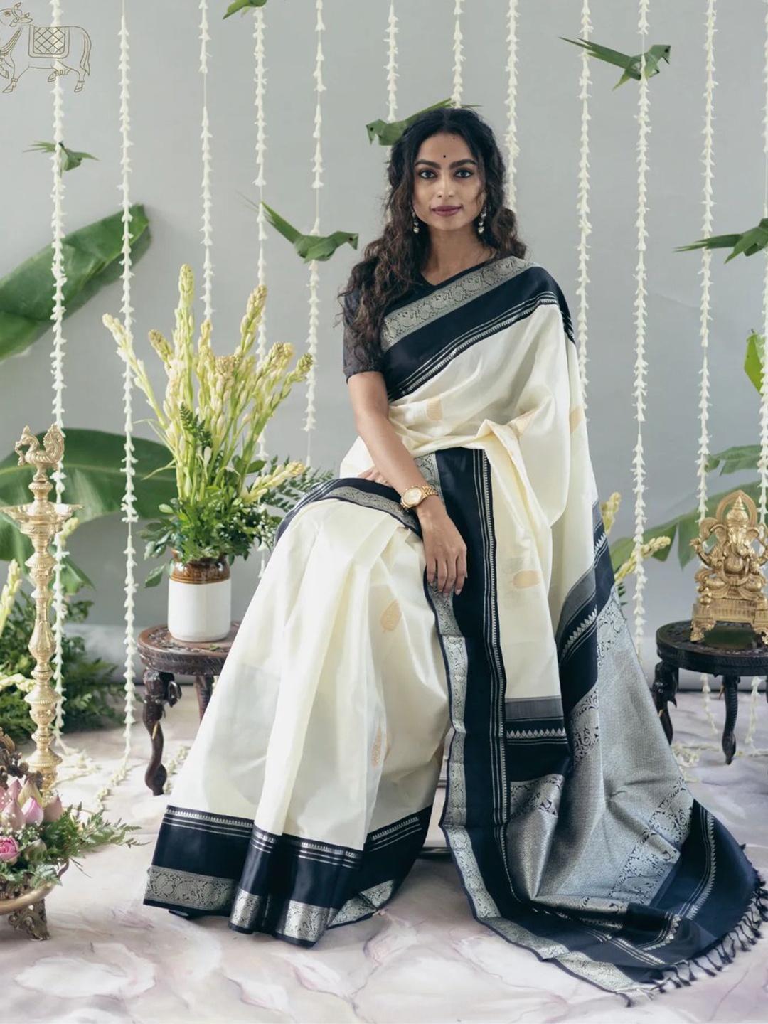

KALINI Ethnic Motifs Zari Silk Blend Banarasi Saree, White