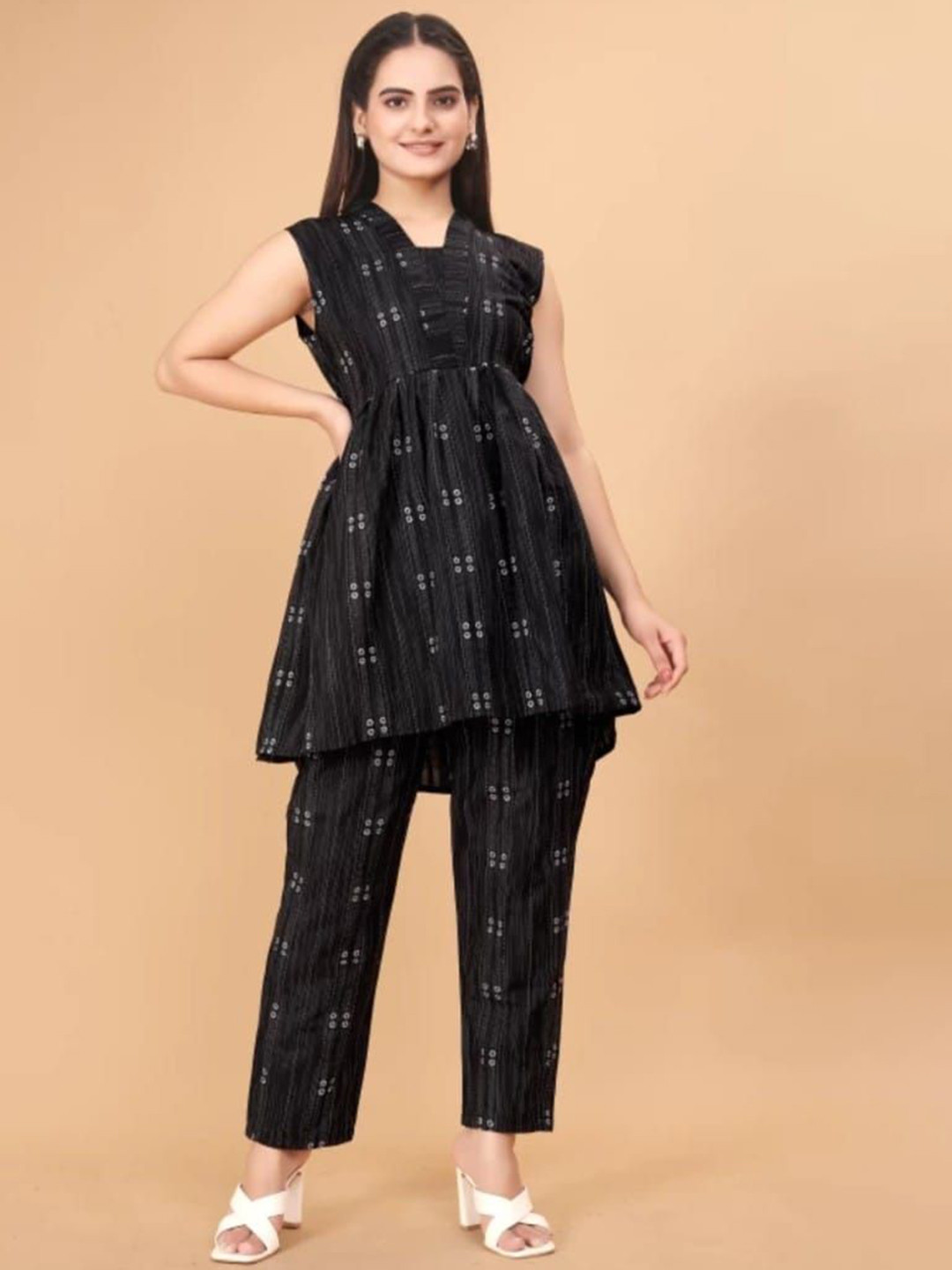 

KALINI Women Ethnic Motifs Regular Thread Work Kurta with Trousers, Black