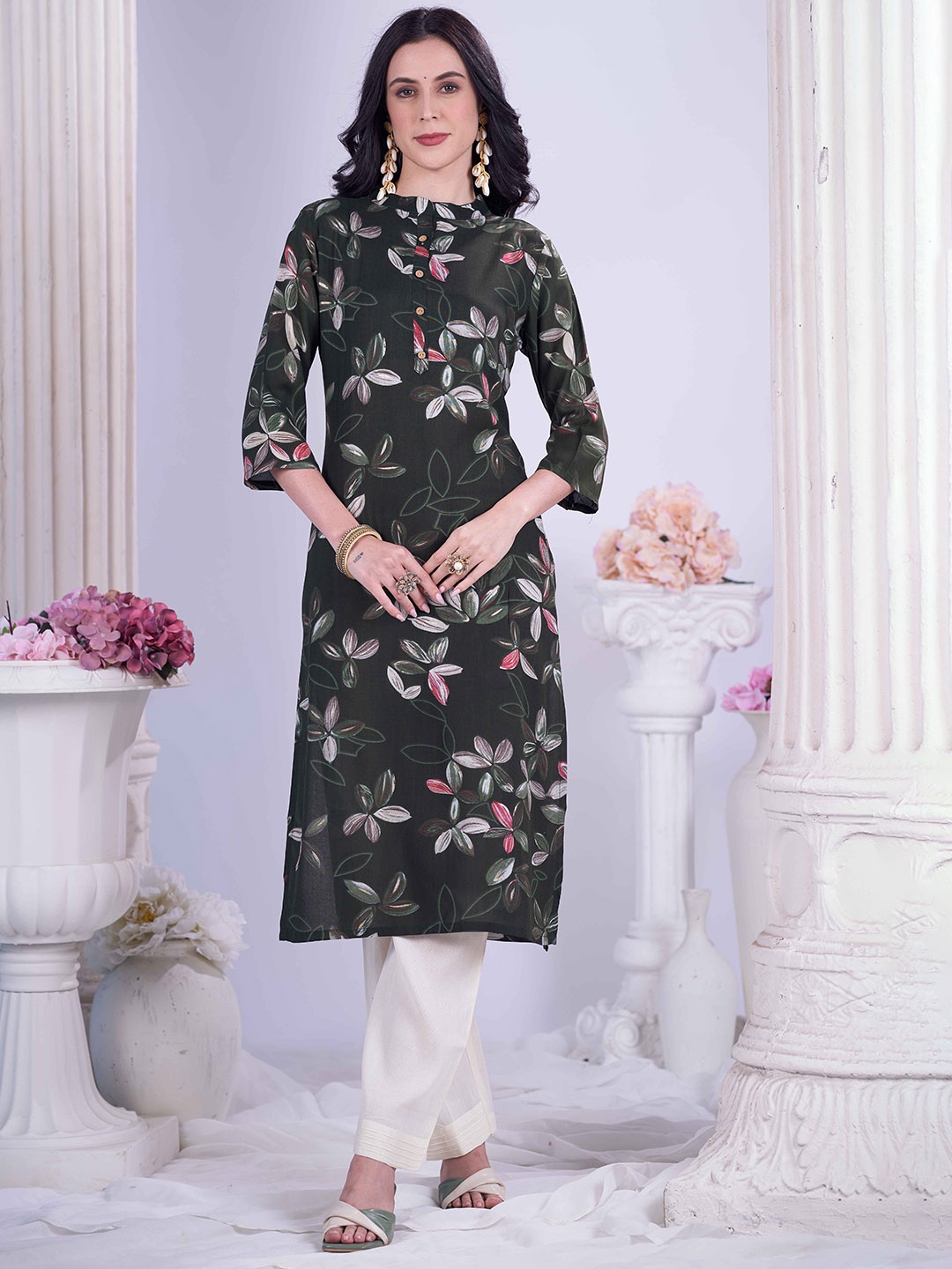

Anouk Women Floral Printed Thread Work Kurta, Green