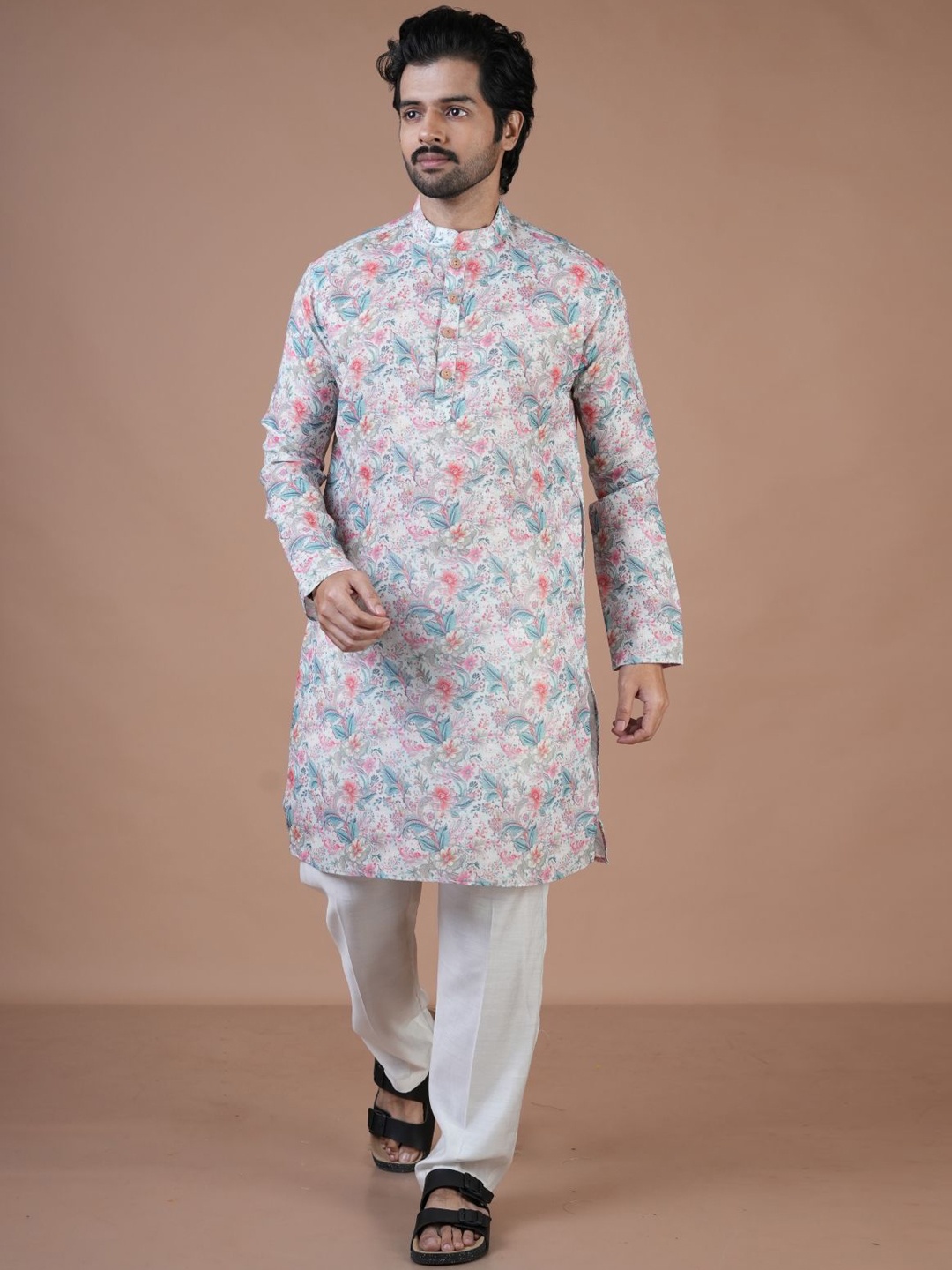 

ARYA Men Floral Printed Regular Linen Kurta with Pyjamas, White