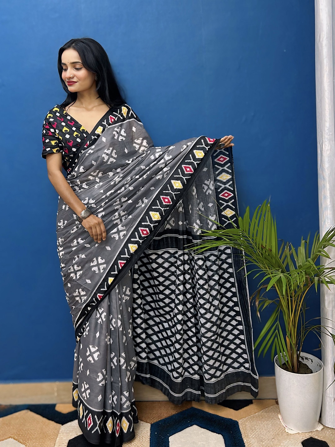 

HERE&NOW Printed Pure Cotton Daily Wear Saree, Black