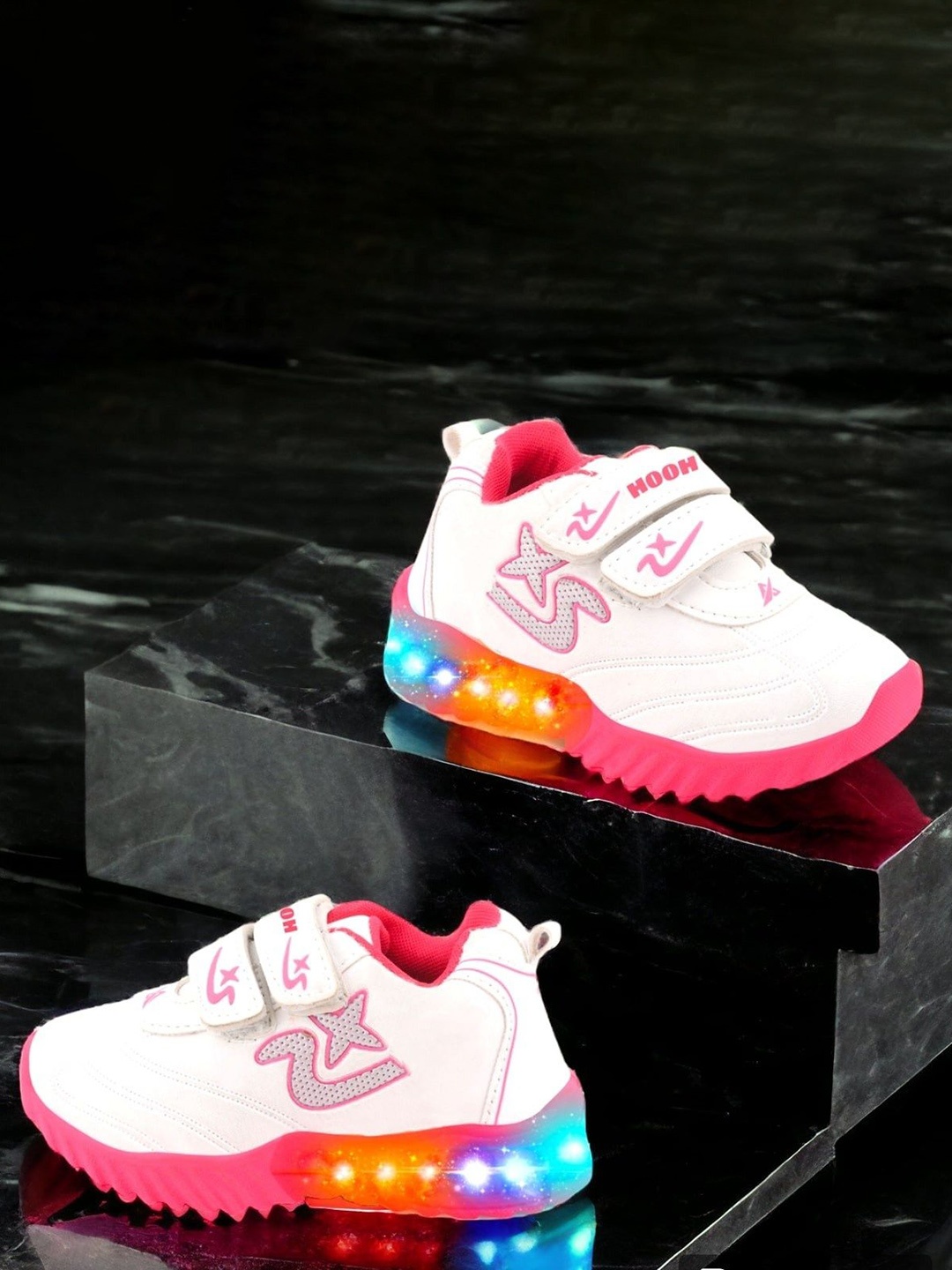 

HOOH Now Comfort in Fashion Unisex Kids Colourblocked Sneakers, White