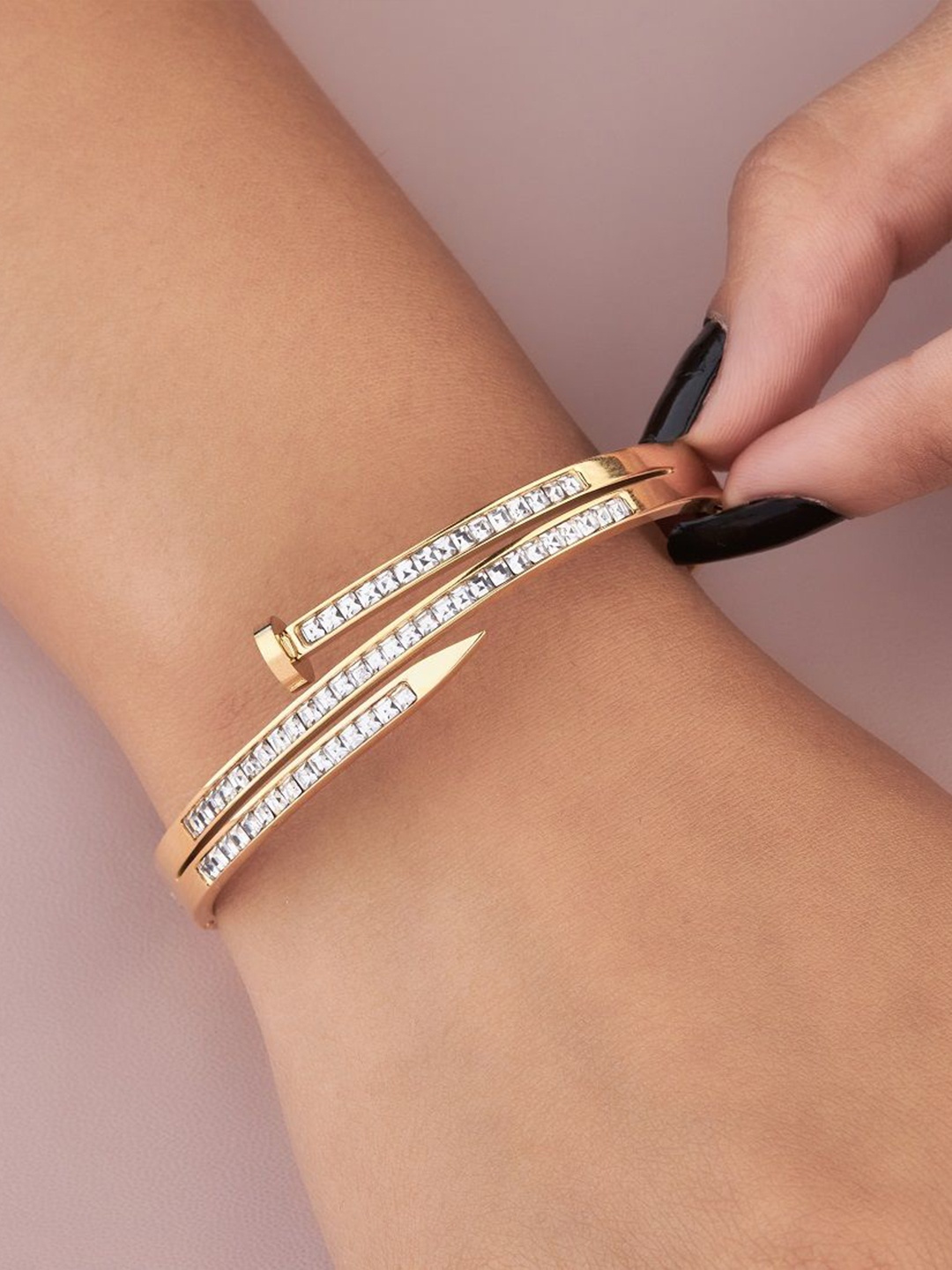 

ANJNI CREATION Women Handcrafted Gold-Plated Link Bracelet