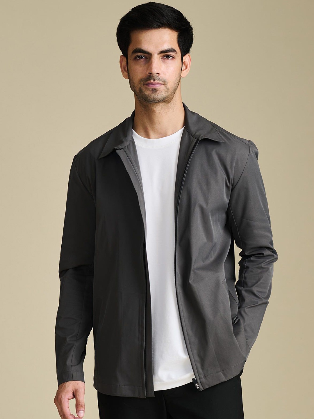 

Beyours Men Spread Collar Solid Casual Bomber Jacket, Beige