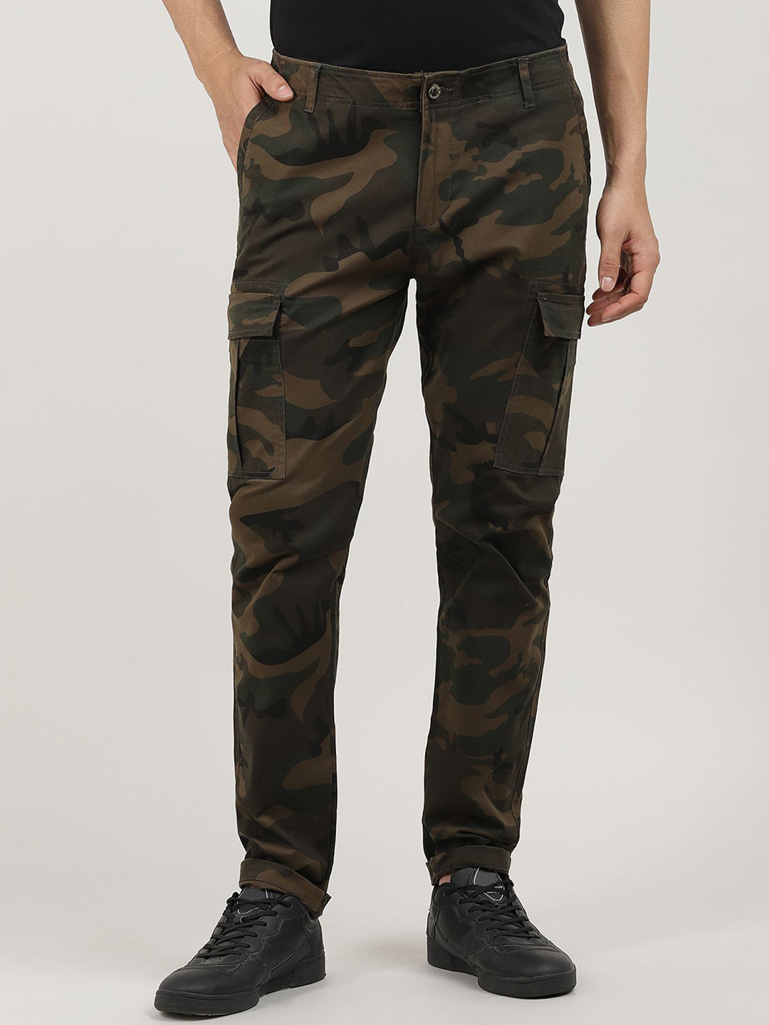 

DRAGON HILL Men Camouflage Relaxed Cargos Trousers, Na