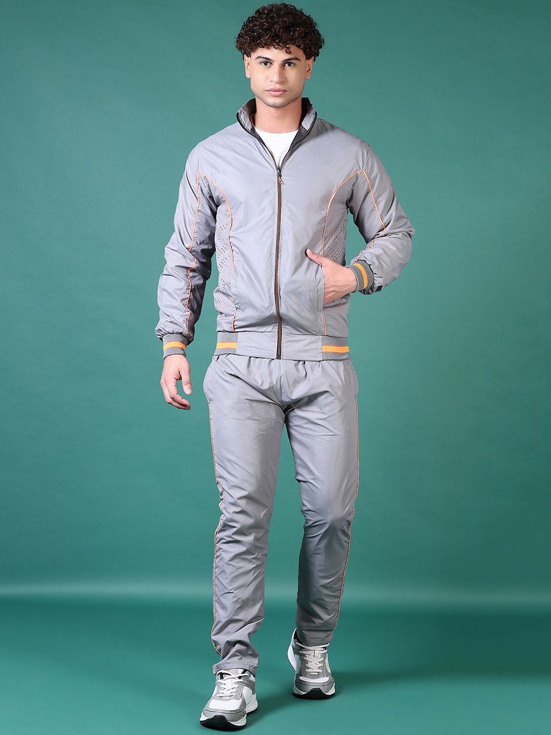 

V-Mart Men Mock Collar Long Sleeve Mid-Rise Tracksuit, Grey