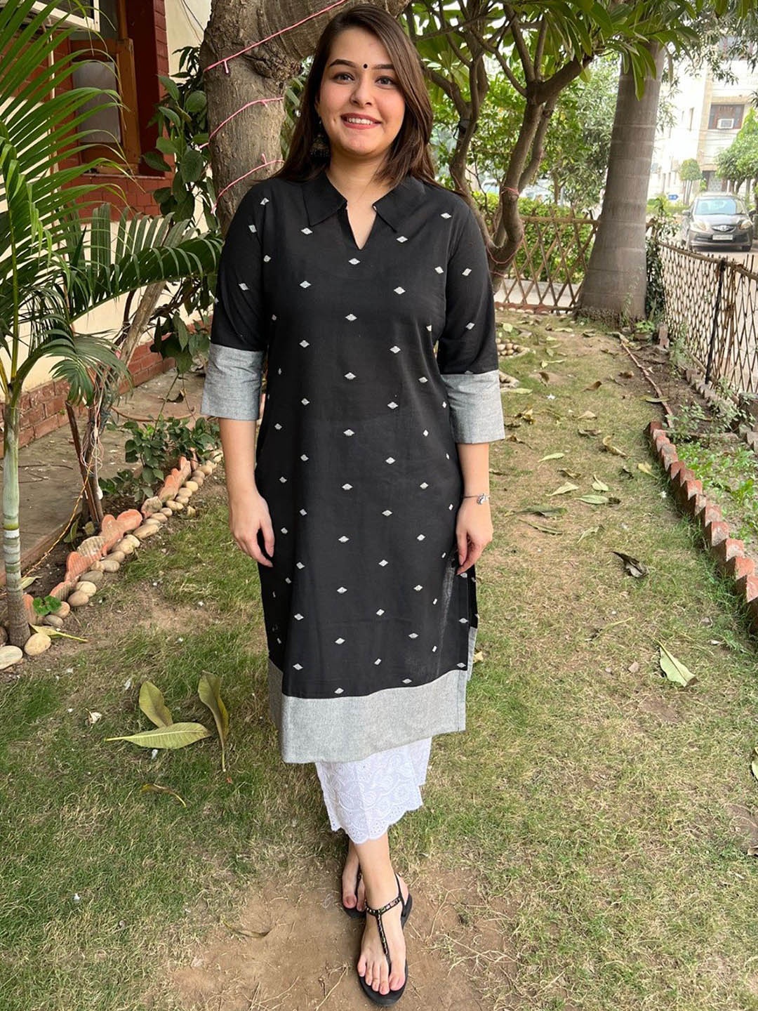 

Sanskritam Shirt Collar Geometric Embroidered Straight Cotton Kurta, Black