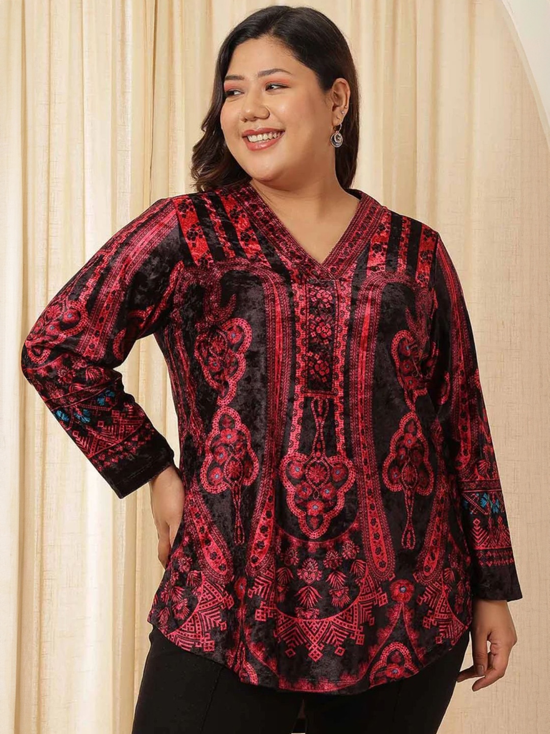 

Amydus Print Velvet Top, Black