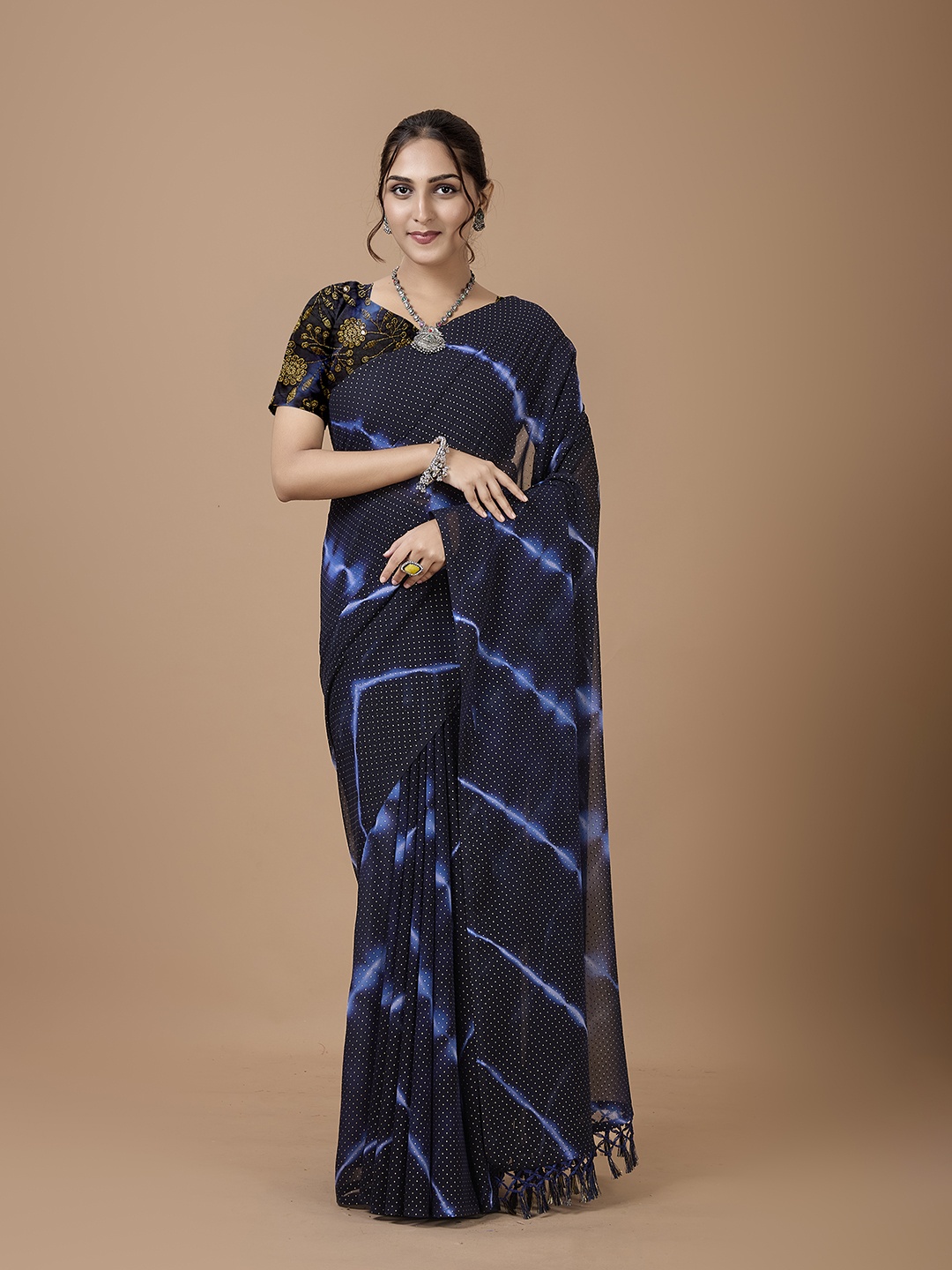 

A.V.M Prints Tie and Dye Saree with Blouse Piece, Navy blue