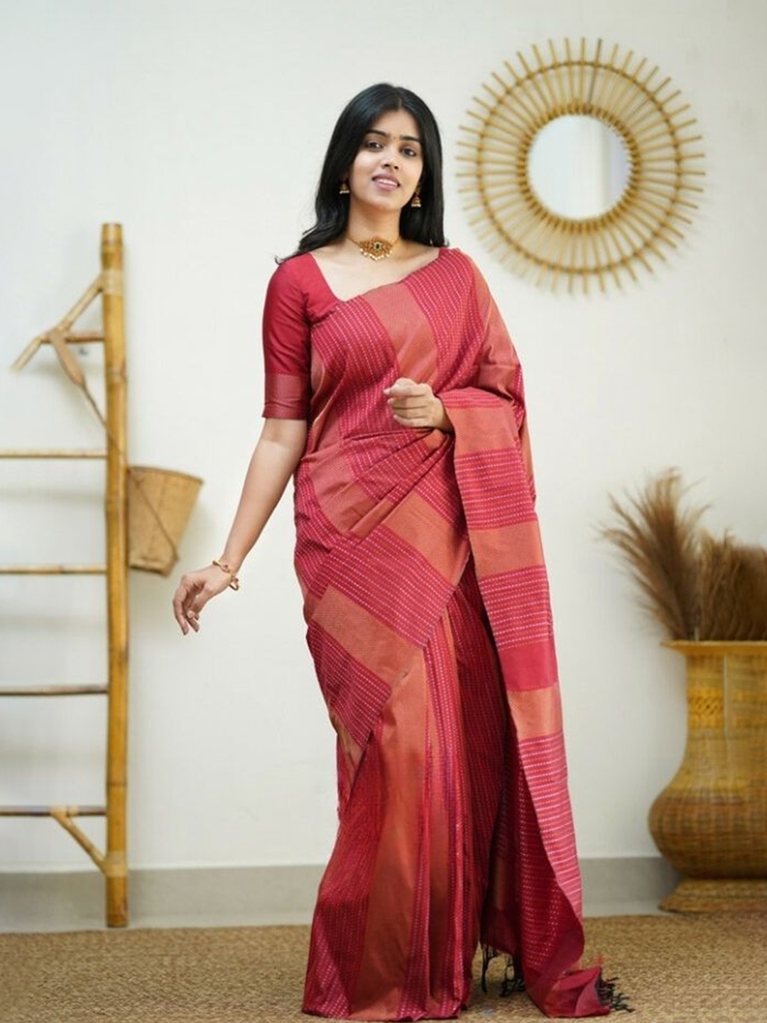 

ZIKARAA Woven Design Pure Silk Saree, Red