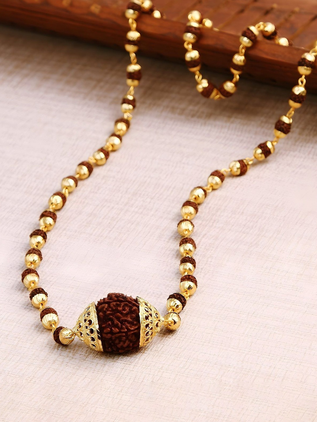 

Minprice Men Gold-Plated Beaded Minimal Chain