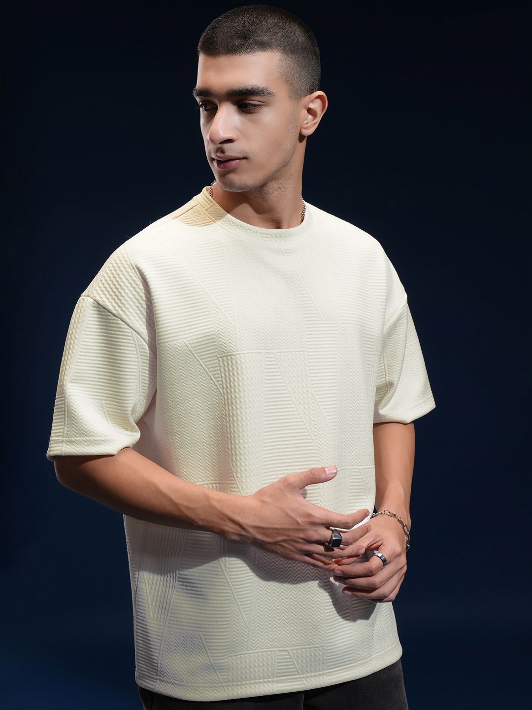 

HIGHLANDER Men Drop-Shoulder Sleeves T-shirt, Off white