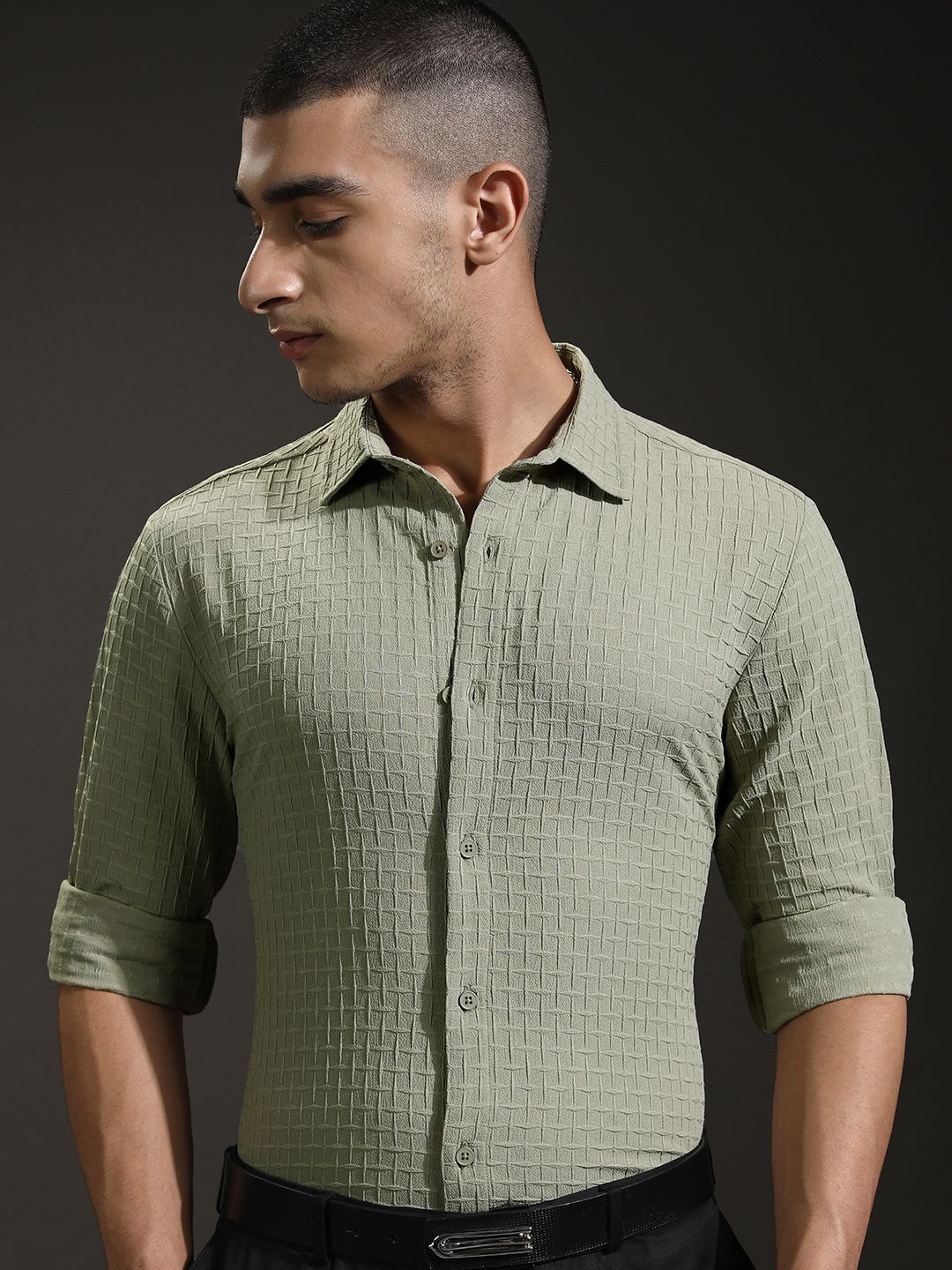 

HIGHLANDER Men Dusty Popcorn Textured Solid Casual Overshirt, Green