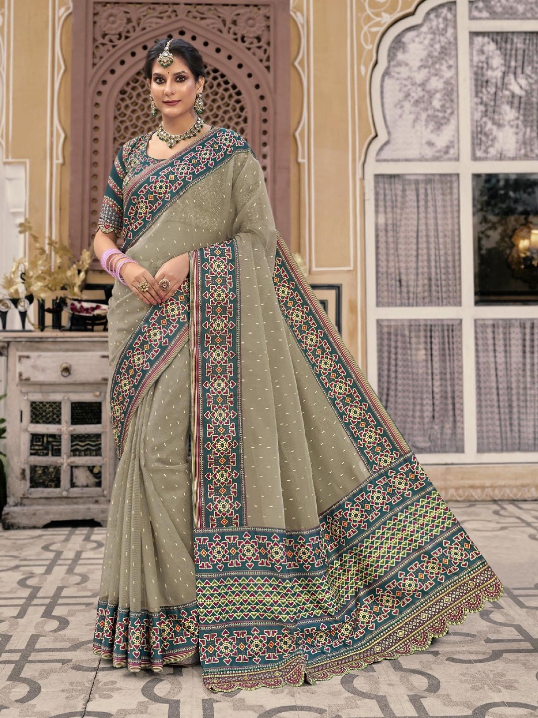 

MAHALASA Ethnic Motifs Embroidered Tissue Saree, Olive