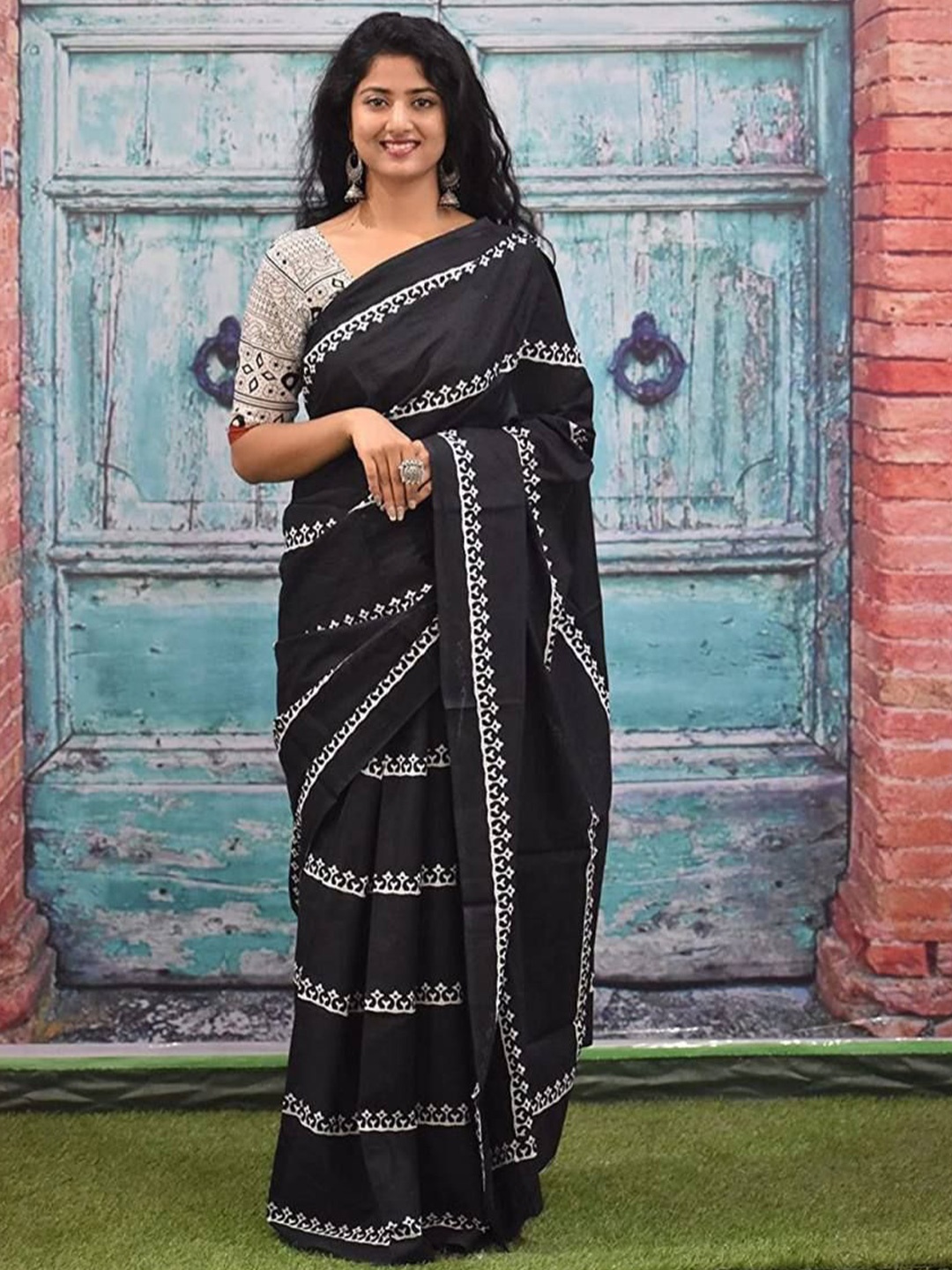 

HERE&NOW Kalamkari Printed Pure Cotton Bagru Saree, Black