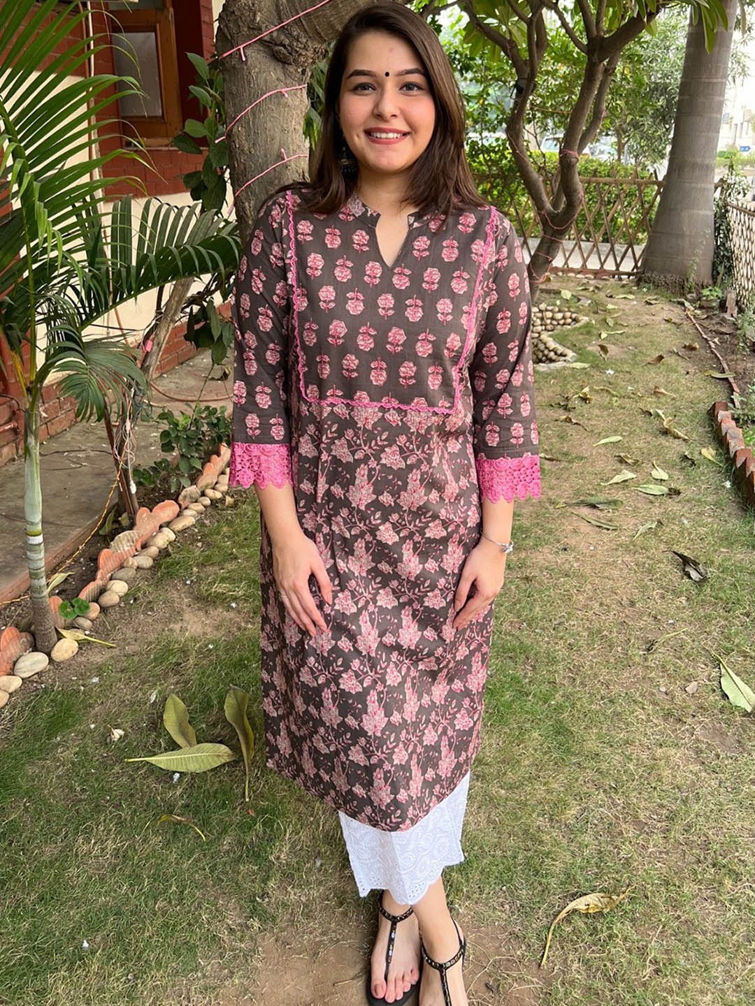 

Sanskritam Mandarin Collar Floral Printed Straight Cotton Kurta, Grey