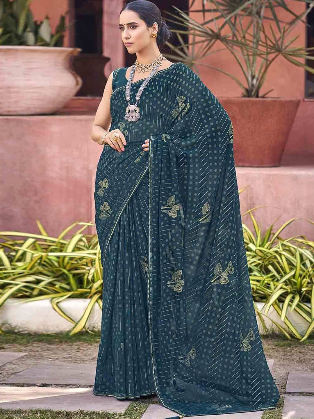 

A.V.M Prints Floral Printed Pure Silk Saree, Navy blue