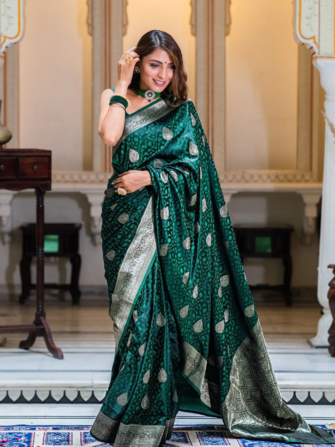 

KALINI Woven Design Zari Silk Blend Banarasi Saree, Green