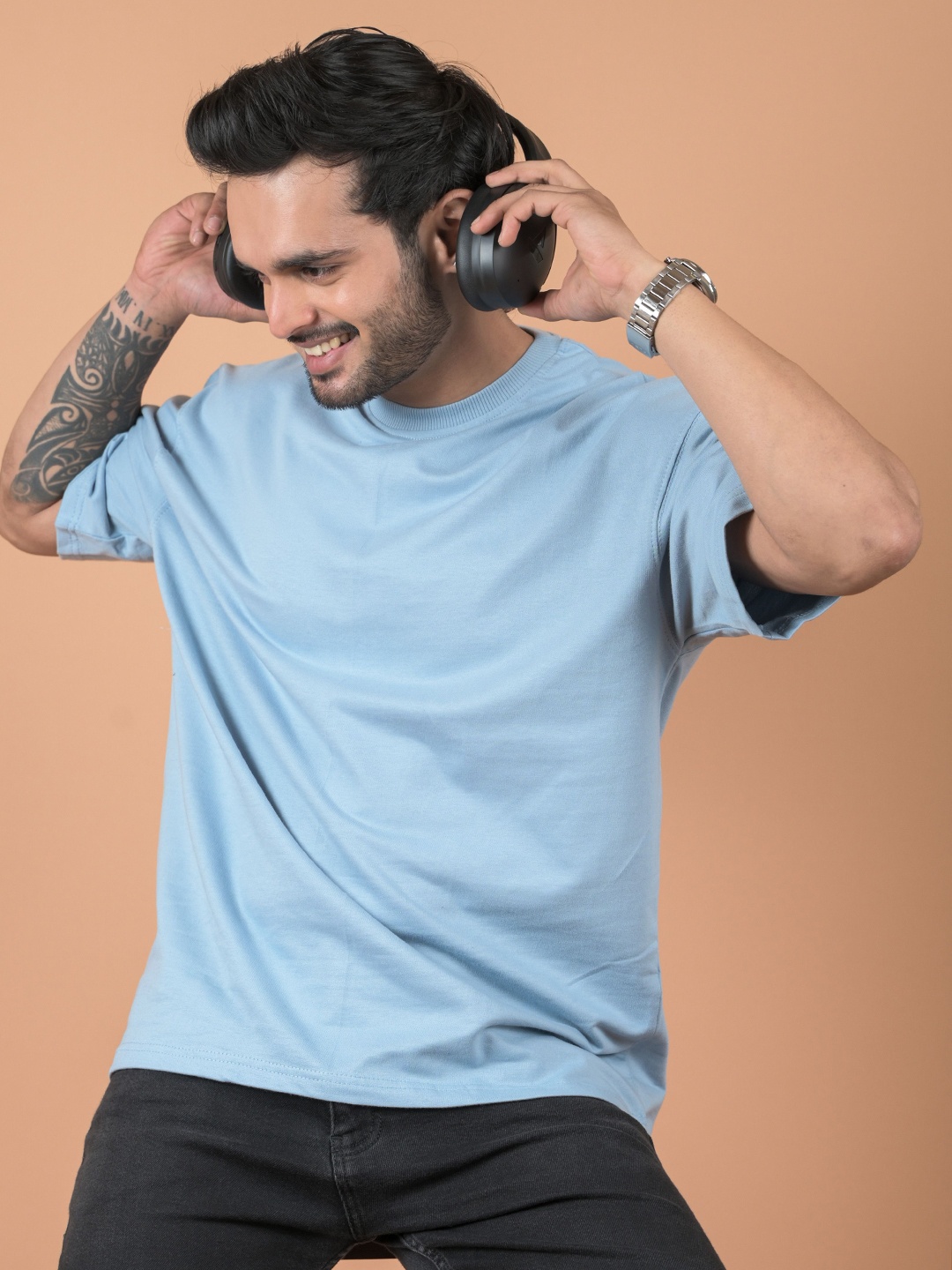 

INDIAN THREADS Men Round Neck Oversized T-shirt, Blue