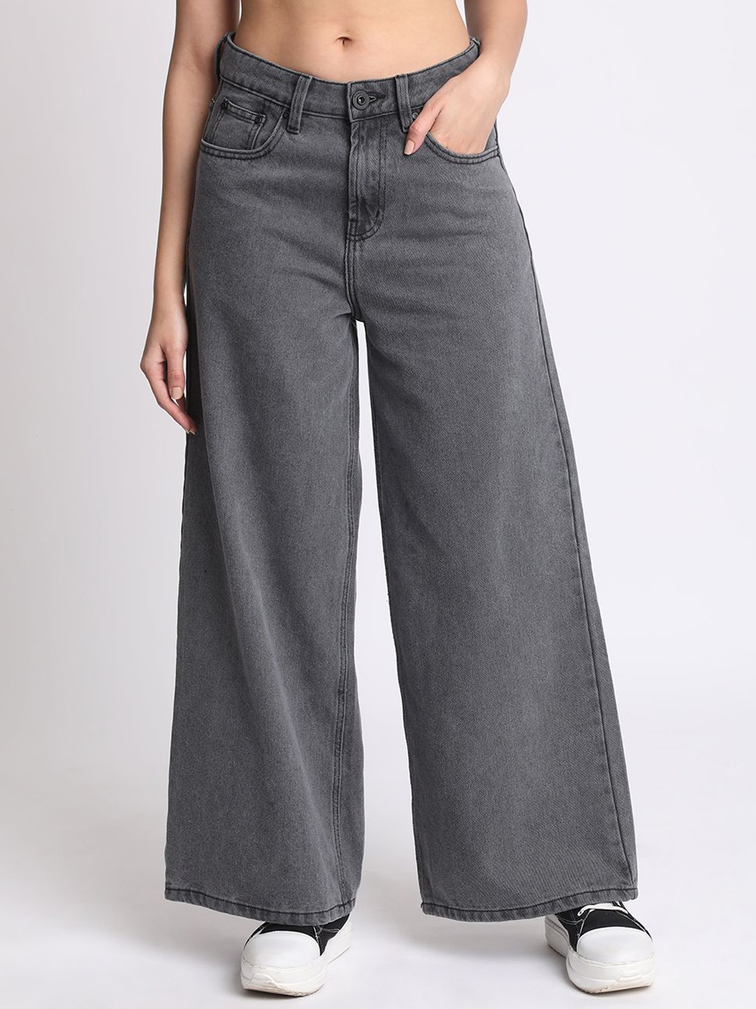 

The Roadster Lifestyle Co Women High-Rise Wide Leg Cotton Jeans, Grey