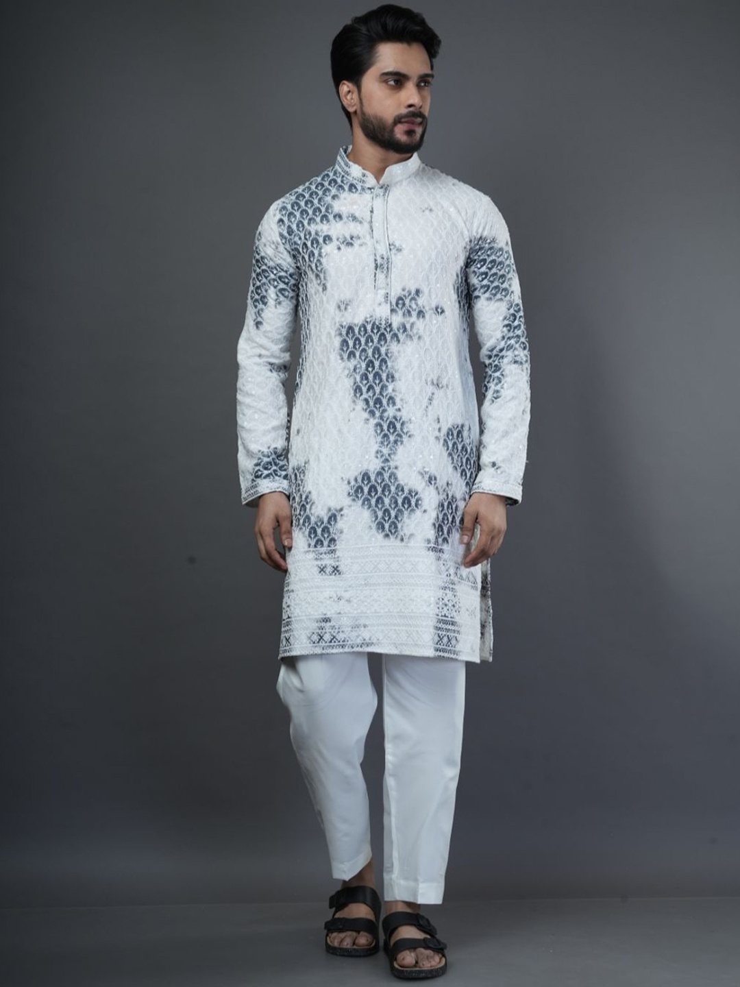 

ARYA Men Printed Regular Kurta with Pyjamas, Grey