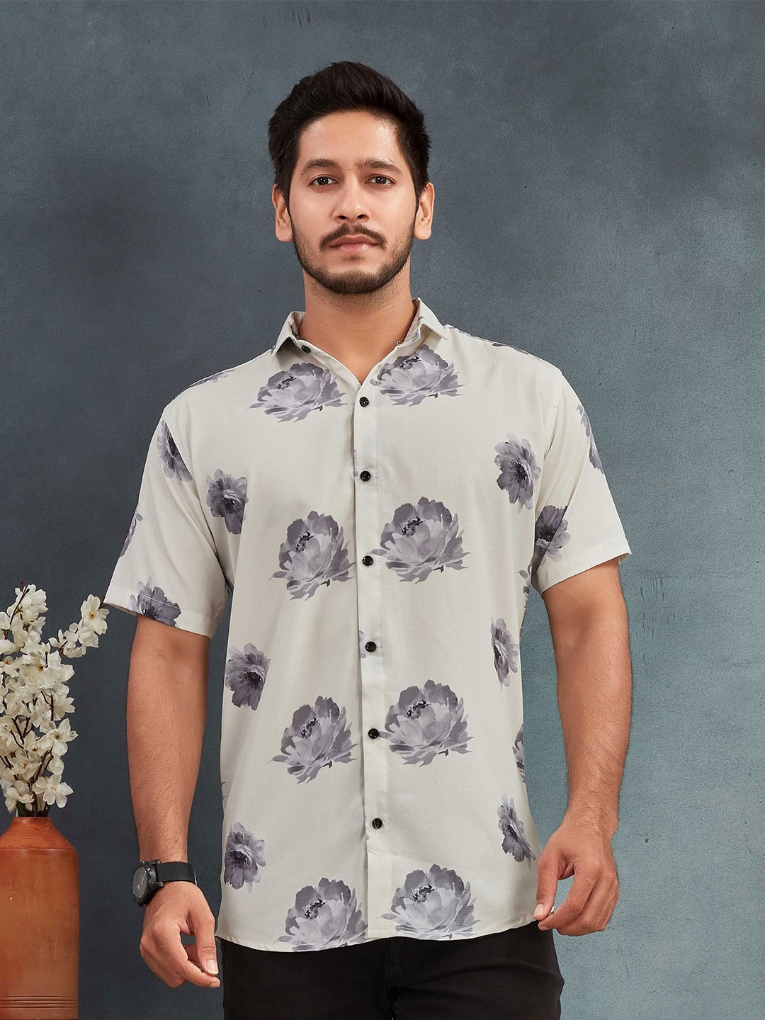 

Streetsutra Men Comfort Floral Opaque Printed Casual Shirt, White