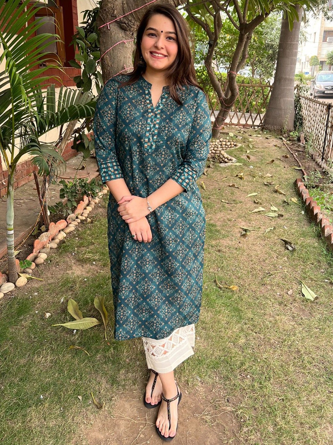 

Sanskritam Mandarin Collar Ethnic Motifs Printed Straight Cotton Kurta, Green