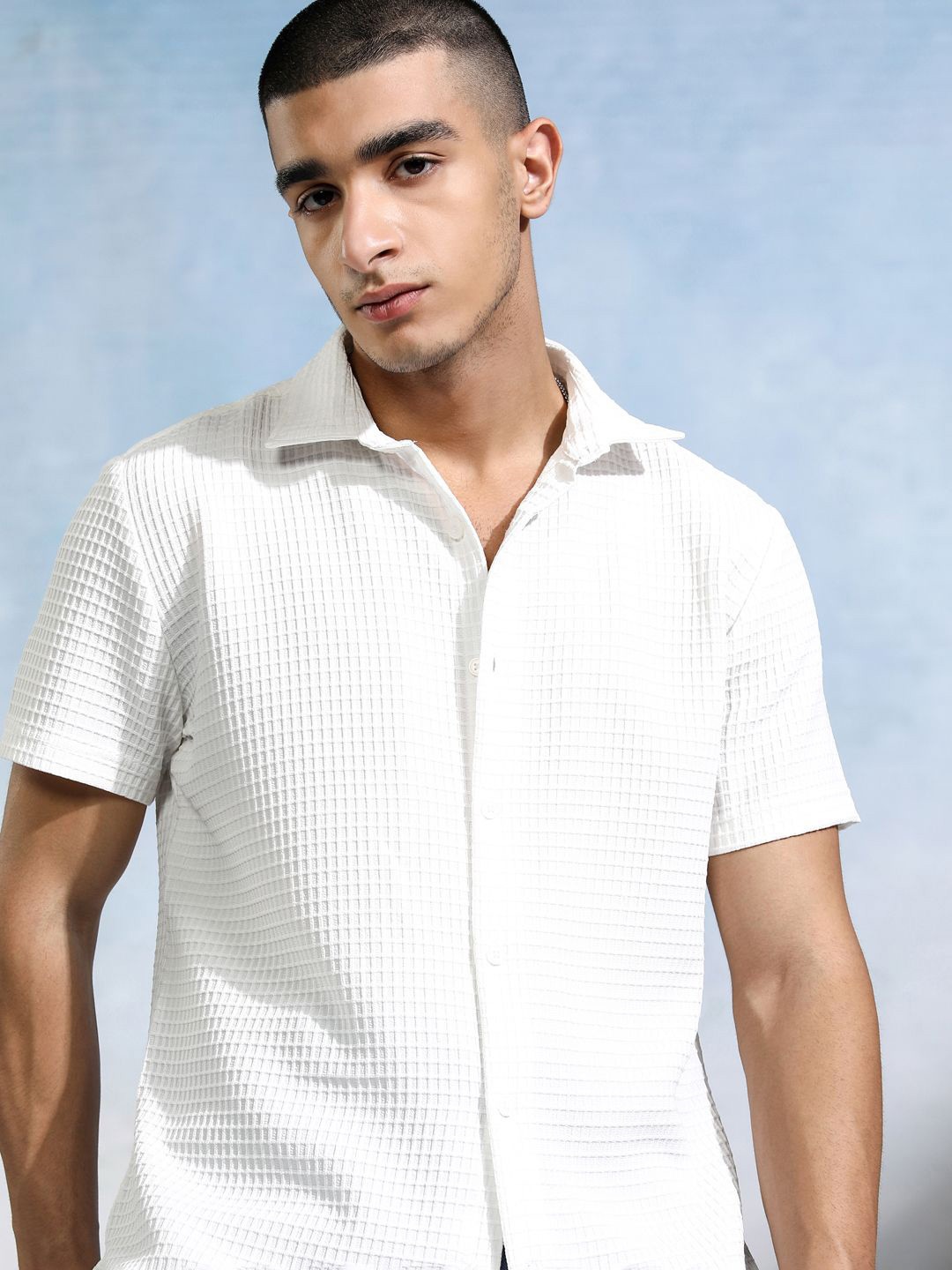

HIGHLANDER Men Popcorn Textured Solid Slim Fit Casual Shirt, White