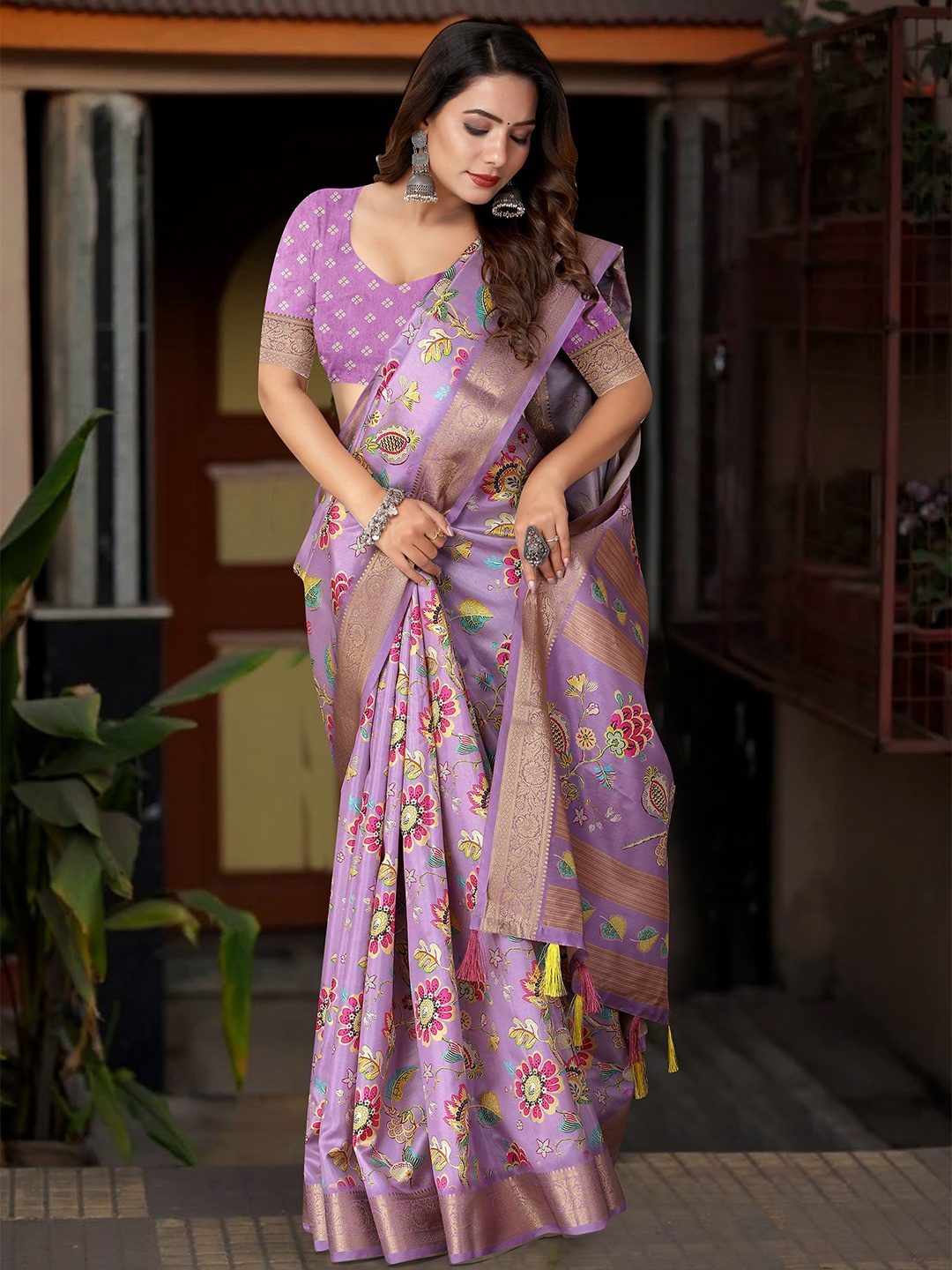 

J 6 DESIGNER Floral Printed Zari Paithani Saree, Pink