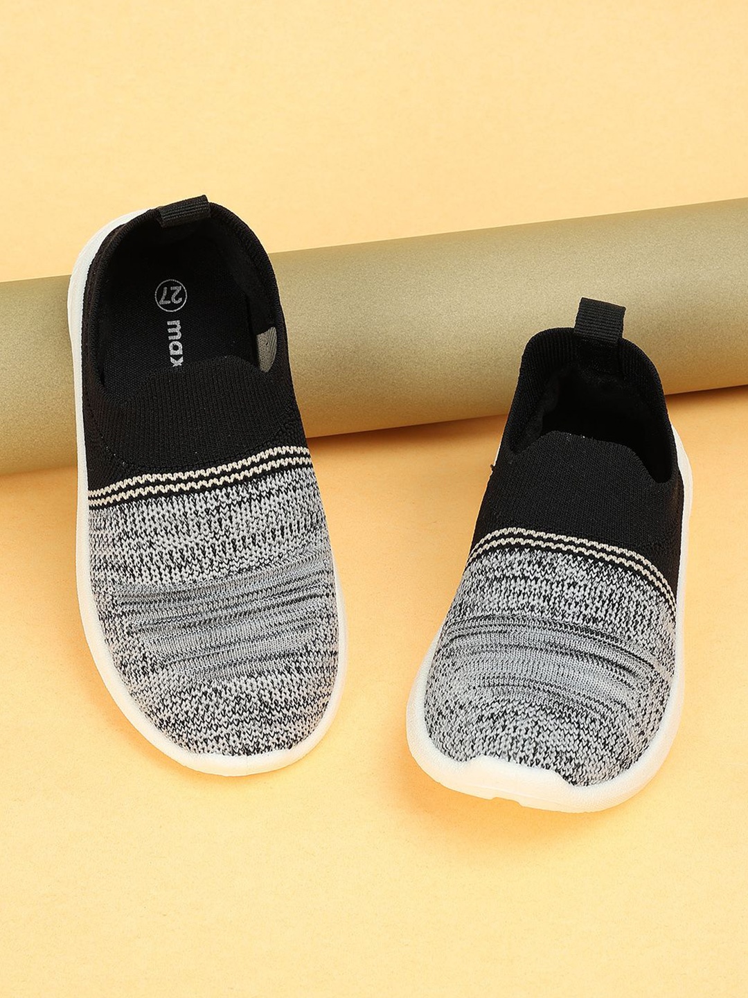 

max Boys Walking Shoes, Grey