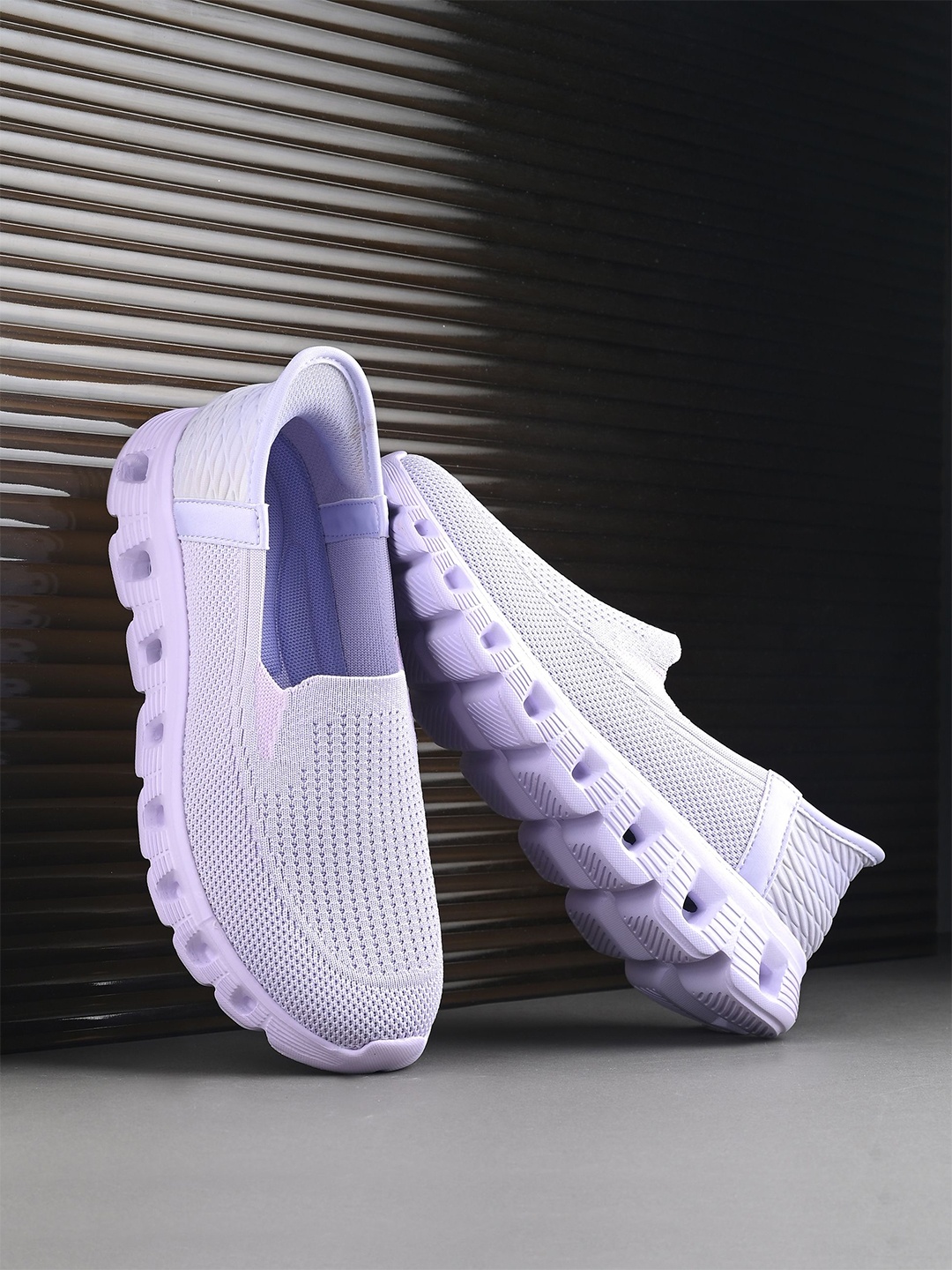 

HRX by Hrithik Roshan Women Textile Walking Shoes, Purple