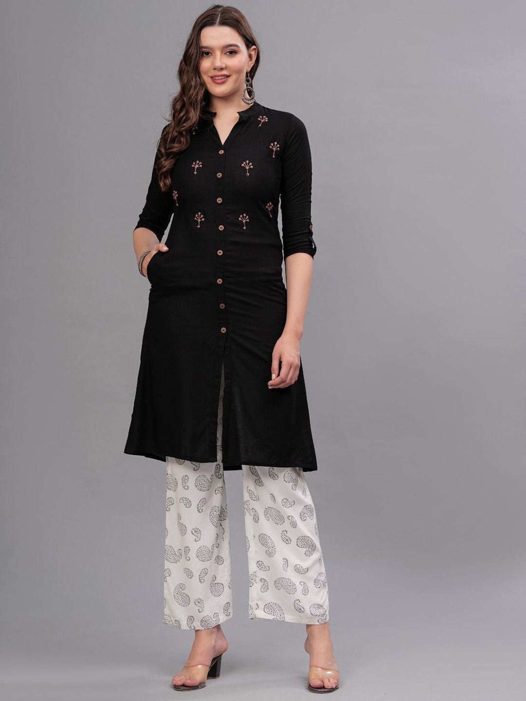 

MAUKA Ethnic Motifs Embroidered Mandarin Collar Straight Kurta With Palazzos, Black