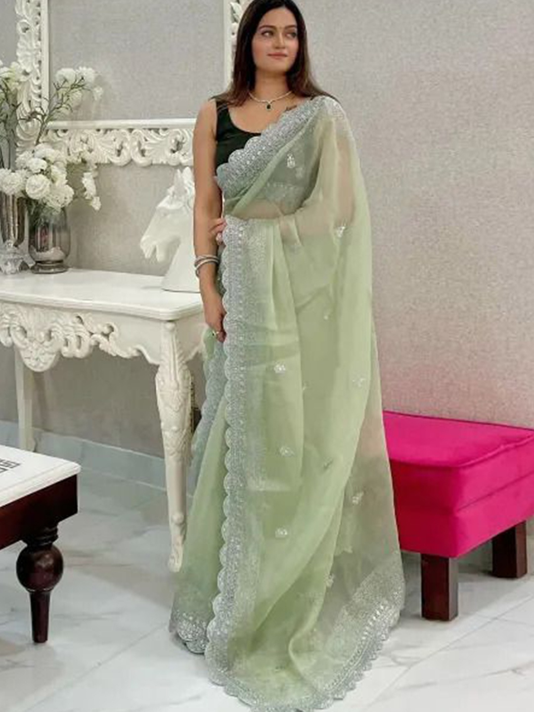 

ZIKARAA Pure Silk Ethnic Motifs Embroidered Saree, Olive