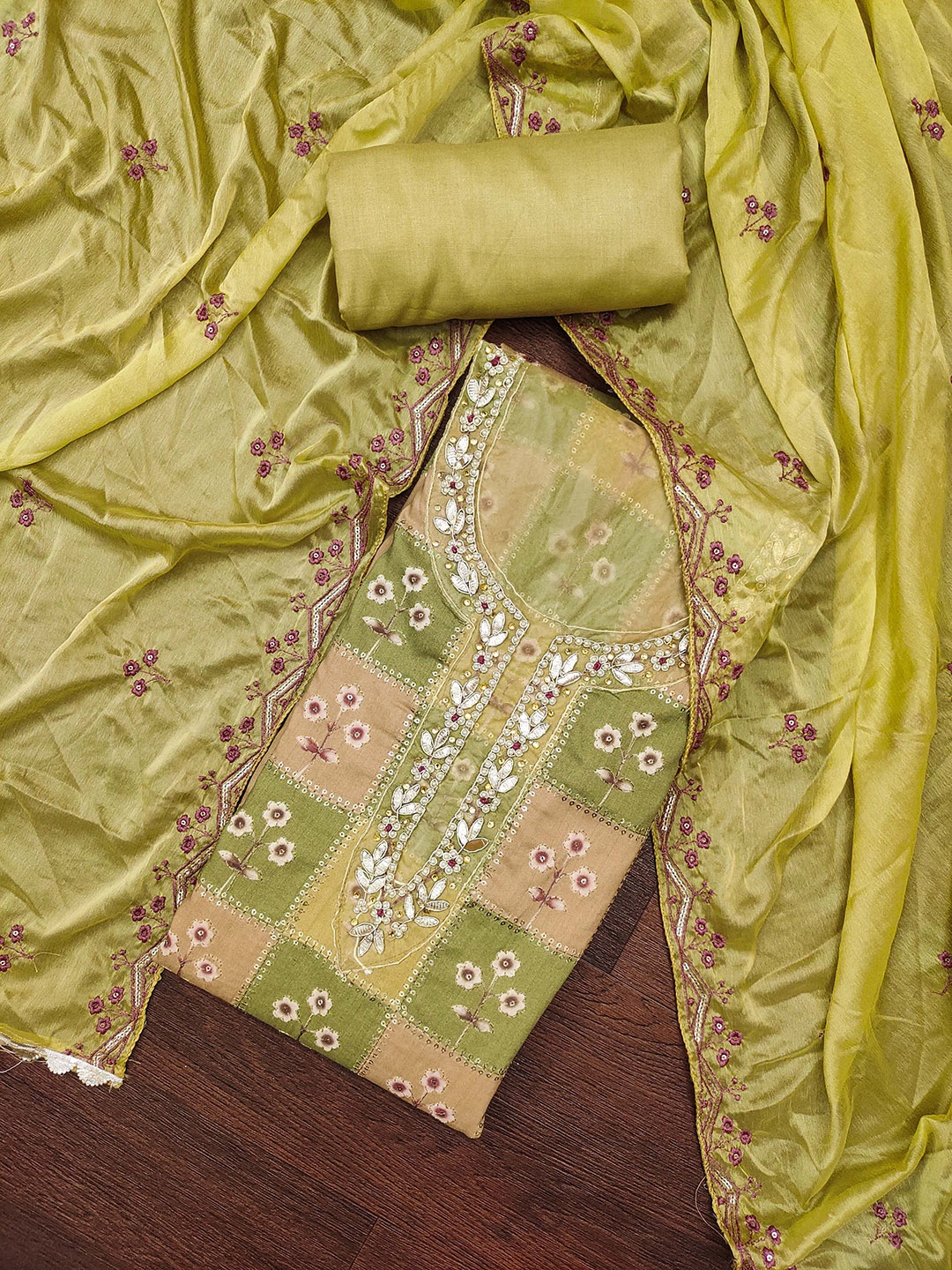 

Maroosh Floral Embroidered Sequinned Unstitched Dress Material, Green