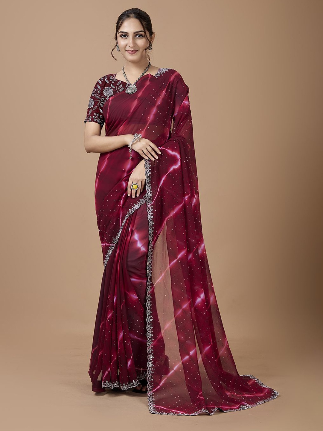 

A.V.M Prints Tie and Dye Dyed Sequinned Embellished Saree, Burgundy