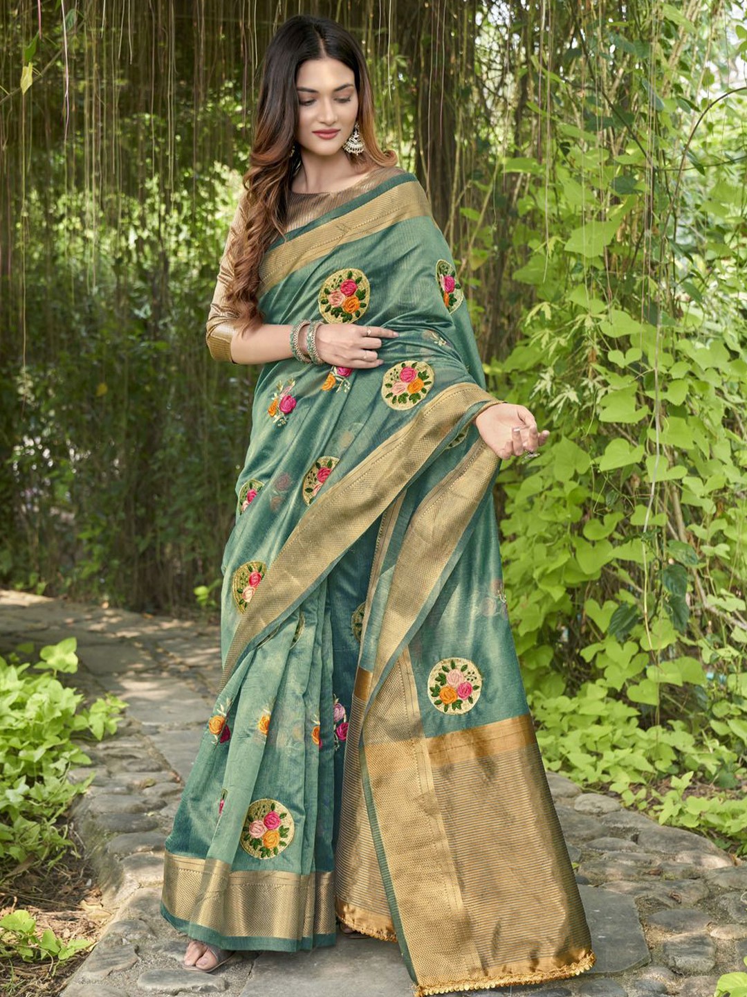 

Anouk Floral Zari Saree, Green