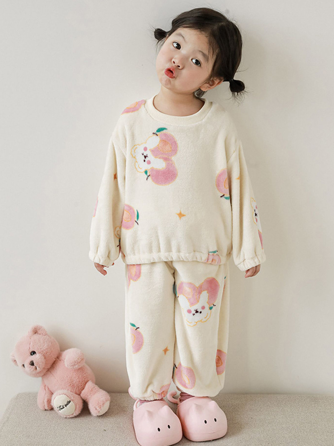 

LULU & SKY Girls Printed Night suit, White