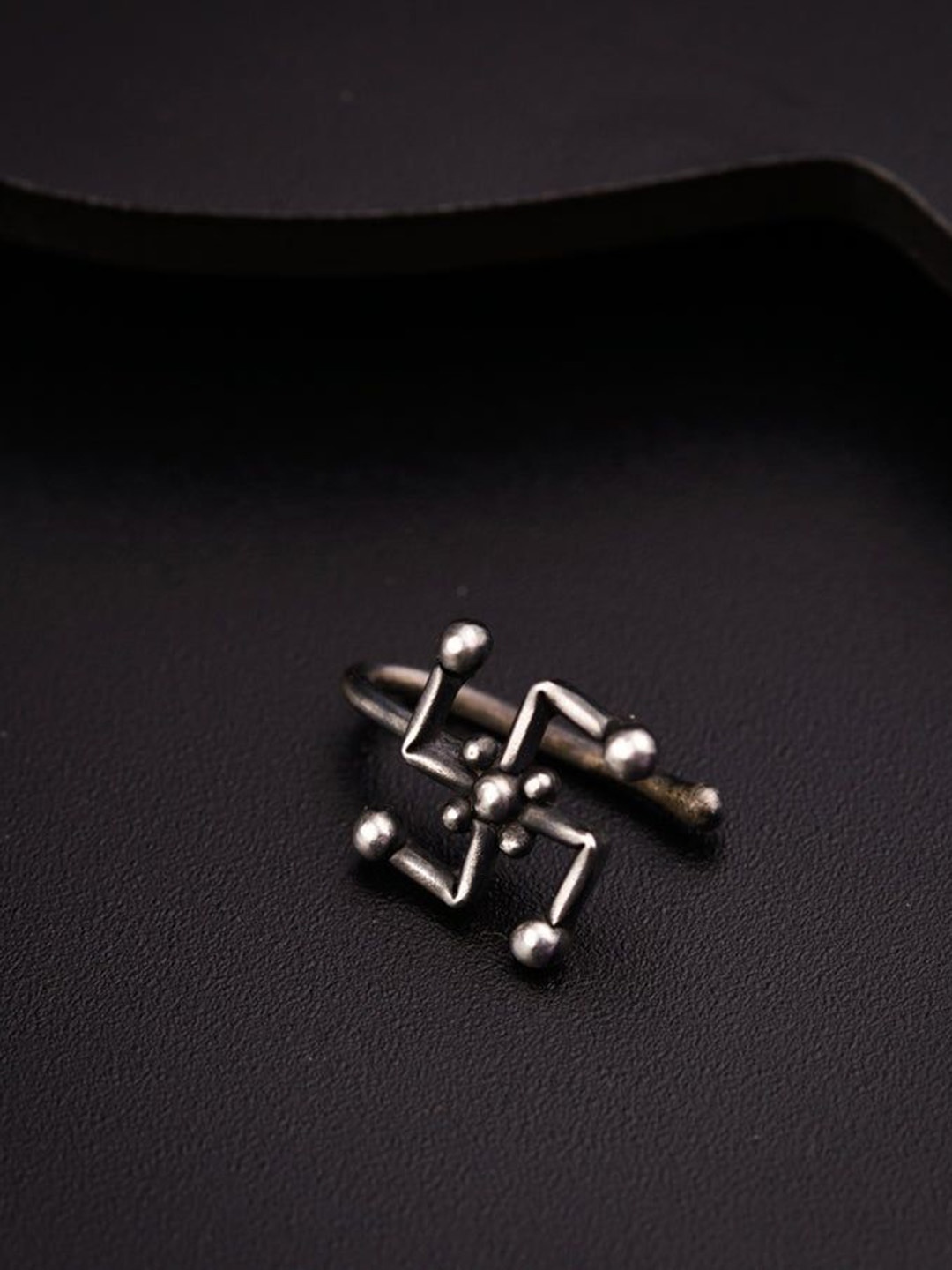 

House of Aadyaa Stud Nosepin, Silver