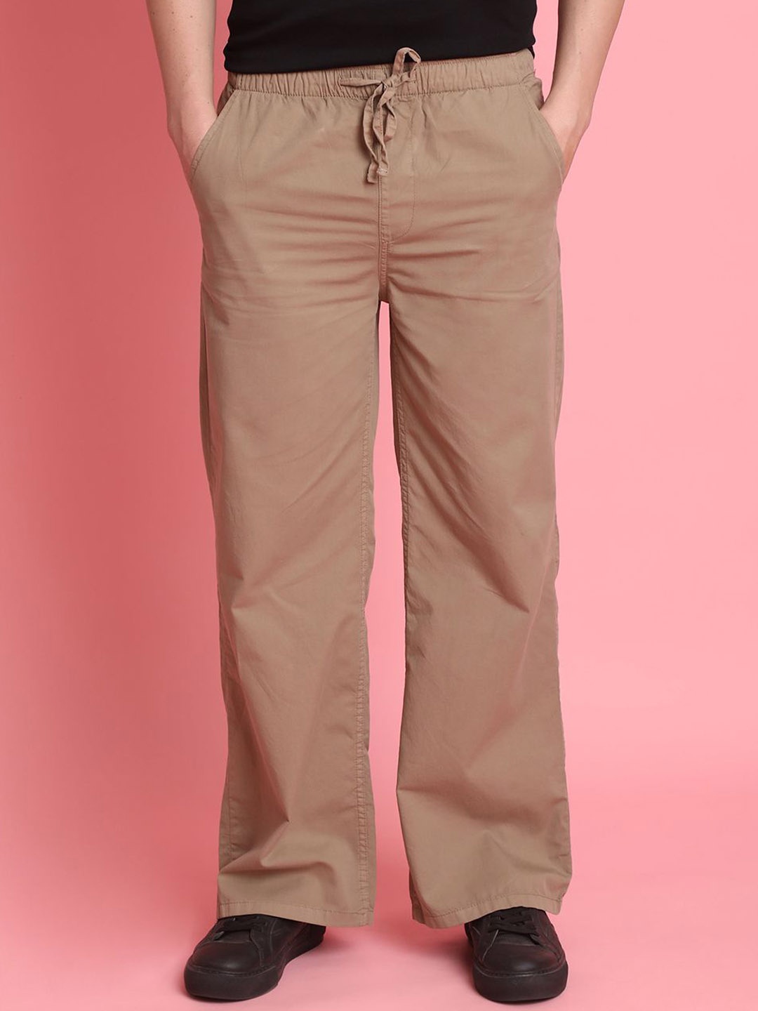 

Bene Kleed Men Wide Leg Pleated Chinos Trousers, Brown