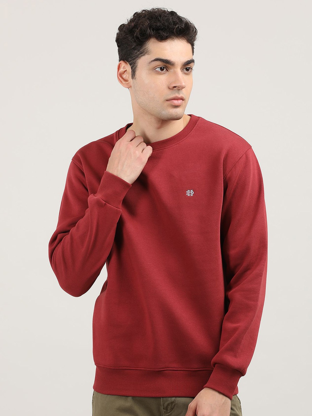 

DRAGON HILL Men Sweatshirt, Red
