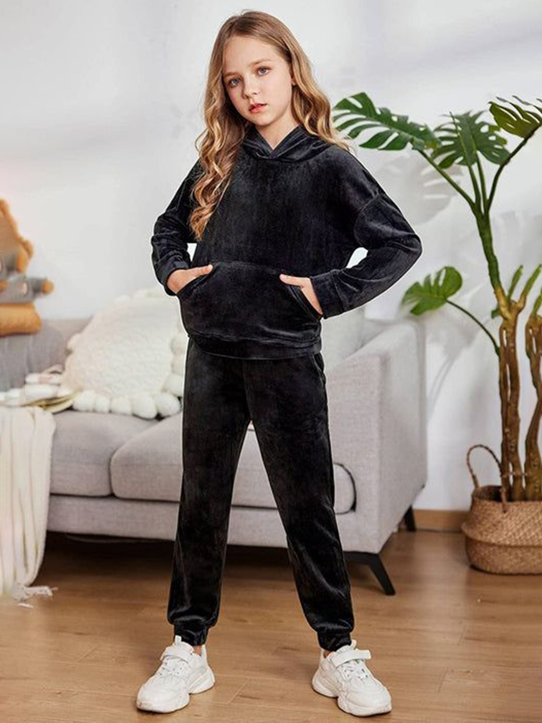 

R Cube Girls Hooded Sweatshirt & Joggers, Black