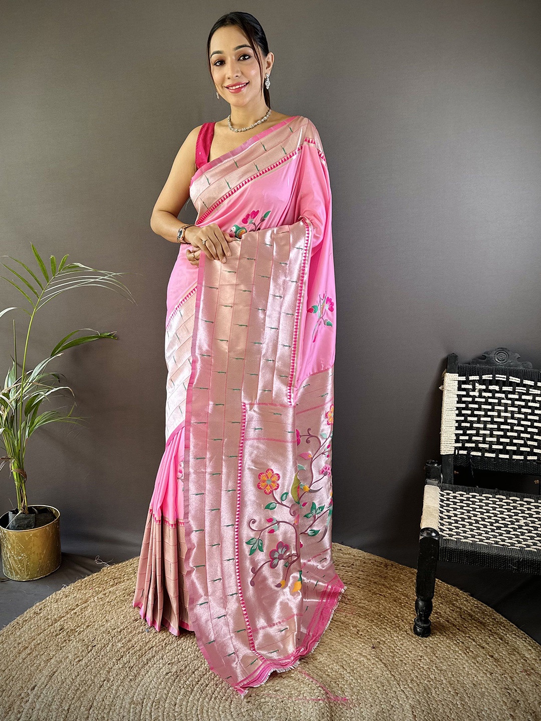 

Mitera Woven Design Zari Silk Blend Paithani Saree, Pink