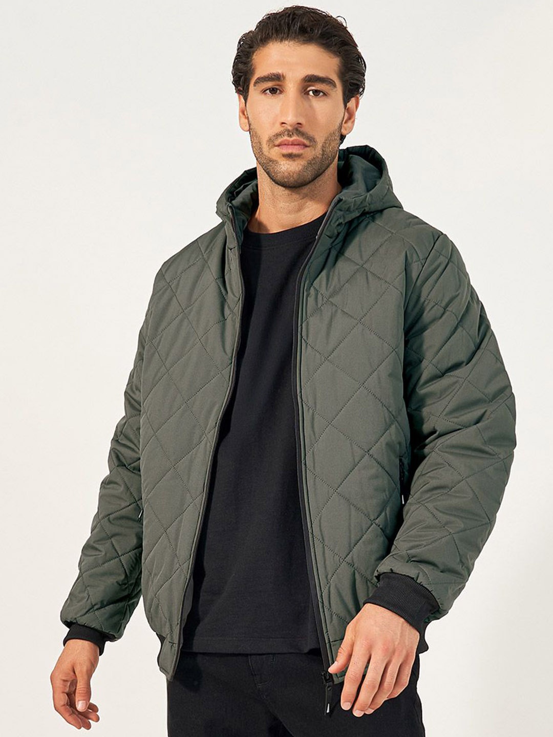 

Styli Men Quilted Hooded Puffer Jacket with Zipper Pockets, Olive