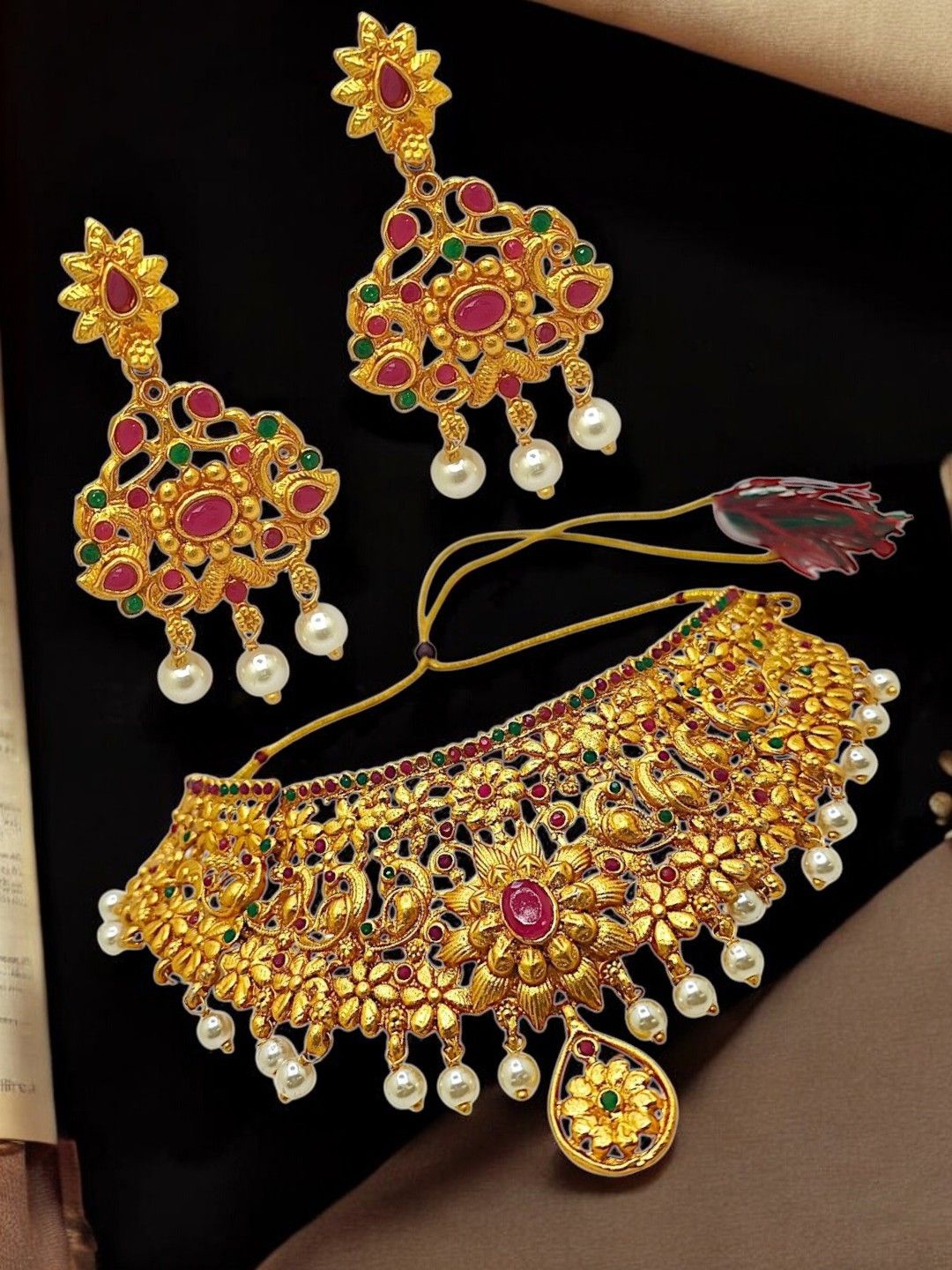 

FEMMIBELLA Gold-Plated Stone-Studded & Beaded Jewellery Set