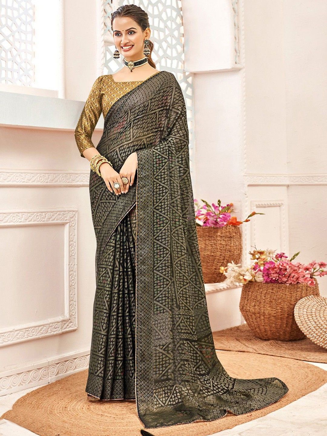 

A.V.M Prints Printed Pure Silk Saree, Black