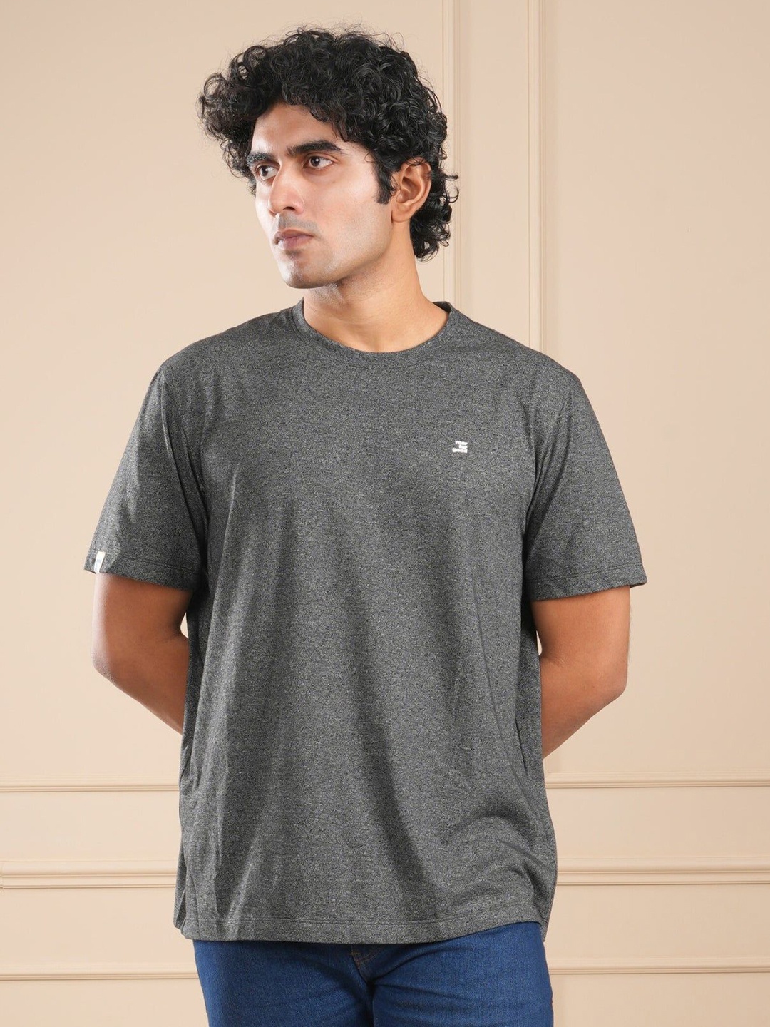 

ROAR FOR GOOD Men Solid Round Neck Organic Cotton T-shirt, Charcoal