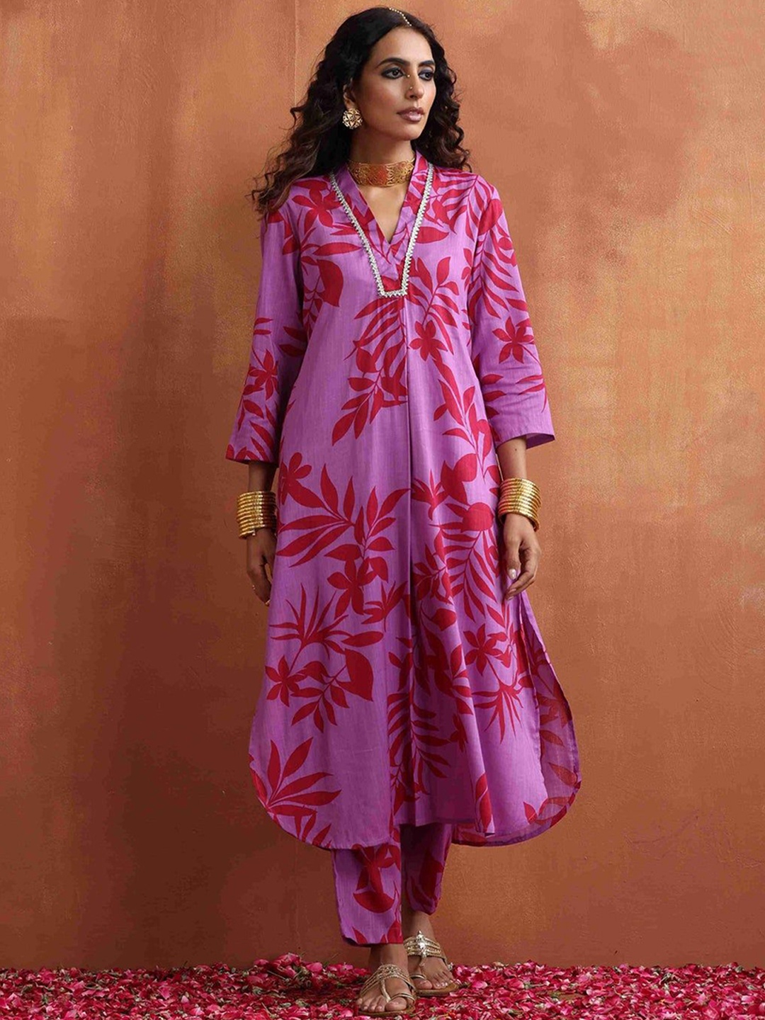 

KALINI Women Floral Printed Regular Kurta with Trousers, Pink