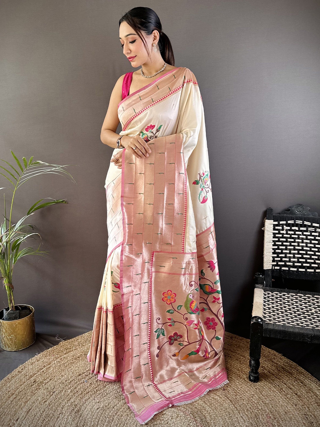 

Mitera Woven Design Zari Silk Blend Paithani Saree, White